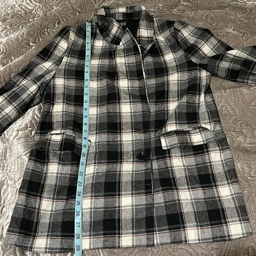 VICI COLLECTION Plaid Peacoat In Black Multi. size Medium